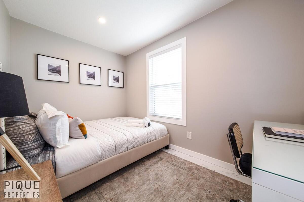 Park Life Escape-King Beds-Sleeps 10-Pet Friendly Apartment Edmonton Exterior photo